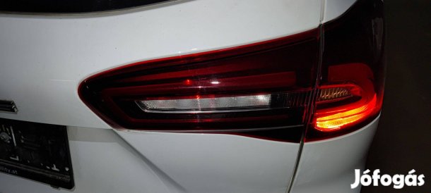 Ford Focus mk4 kombi jobb hátsó belső lámpa