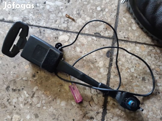 Ford Grand C-Max Jobb Első Biztonsági Öv Csatlakozó