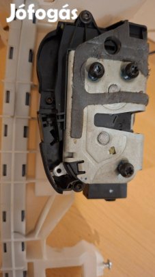 Ford Kuga Fusion 2013 bal első zárszerkezet