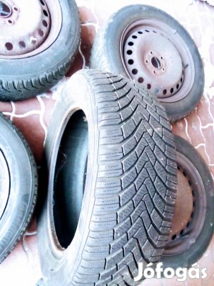 Ford Mondeo 2,3 téli gumi felnivel