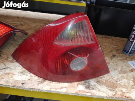 Ford Mondeo III Bal Hátsó Lámpa
