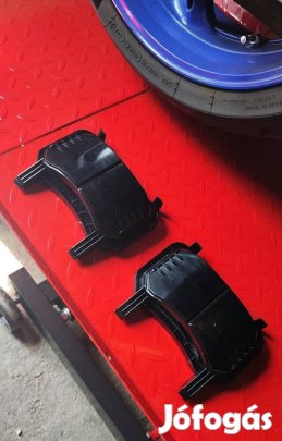 Ford Mondeo MK4 elsőlámpa porvédő burkolat.