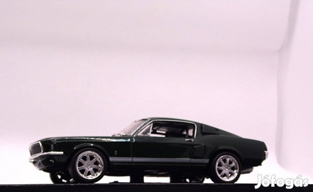 Ford Mustang Fastback a Fast & Furious (Halálos Iramban) filmsorozatbó