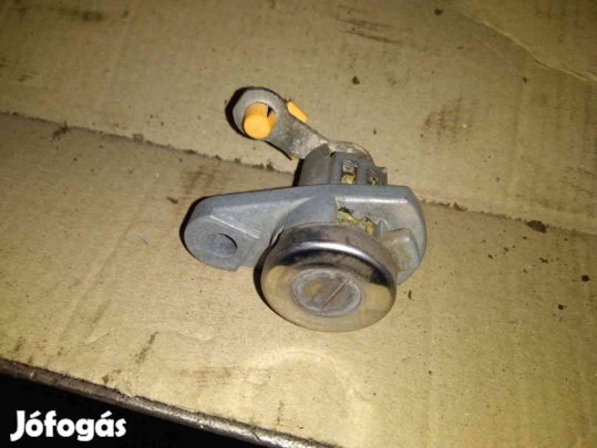 Ford Ranger II Jobb Első Ajtó Zárbetét