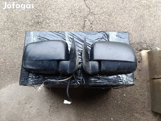 Ford Ranger és Mazda B2500 bontott alkatrészek eladók. 