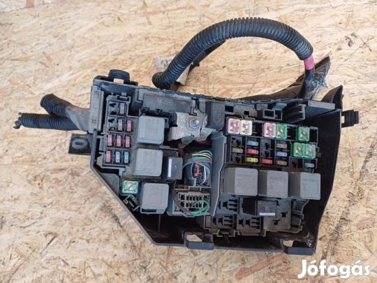 Ford S Max (2006-2014) 2.0Tdci Diesel Biztosíték Tábla