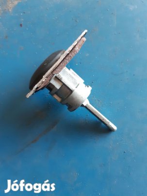 Ford Transit 00-06 Bal Első Ajtó Zárbetét