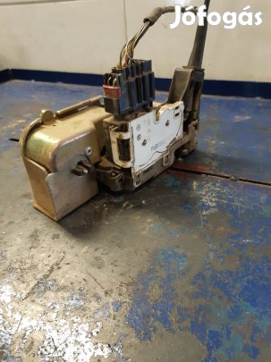 Ford Transit 00-06 Jobb Első Ajtó Zárszerkezet + Központizár Motor