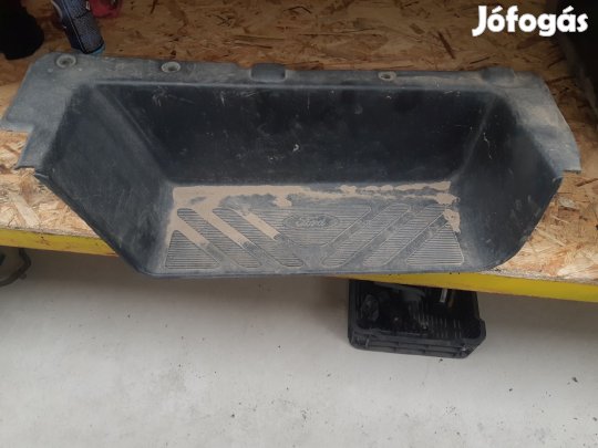 Ford Transit 06-13 Bal Fellépő