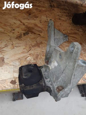 Ford Transit 06-13 Motortartó Bak