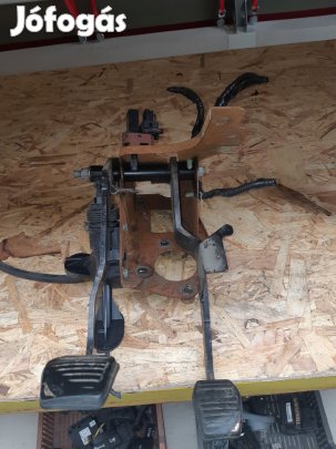 Ford Transit 06-13 Pedálsor: Kuplung + Fék