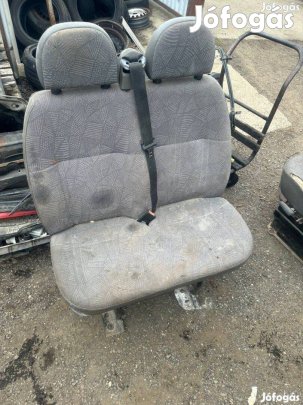 Ford Transit 2 személyes ülés nincs kiszakadva csak koszos 2000-2006