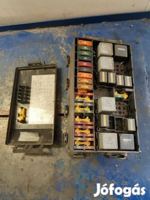 Ford Transit Connect Biztosítéktábla / Relé Tábla