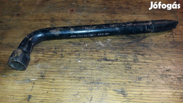 Ford Transit Connect Csőkulcs Kerékhez