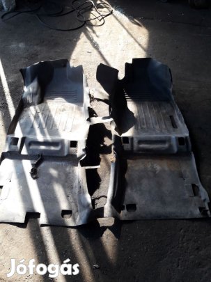 Ford Transit Connect Padlókárpit / Padlószőnyeg
