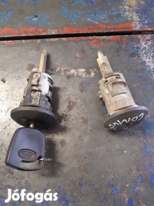 Ford Transit Connect Zárbetét