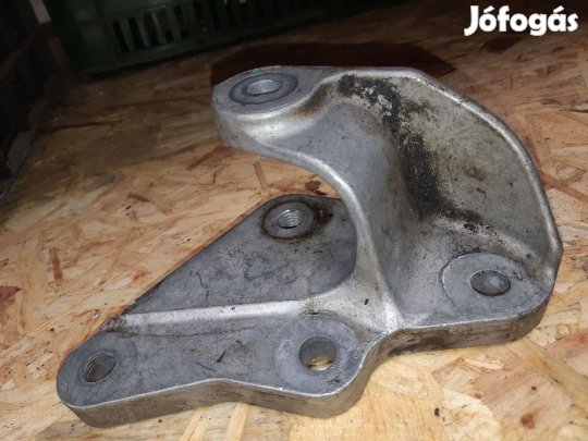 Ford Transit Courier Hátsó Váltótartó Bak