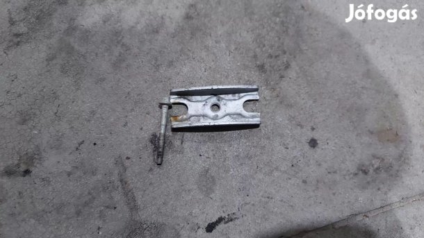 Ford Transit Custom MK7 MK8 12- Porlasztó lefogató lemez csavar 8386