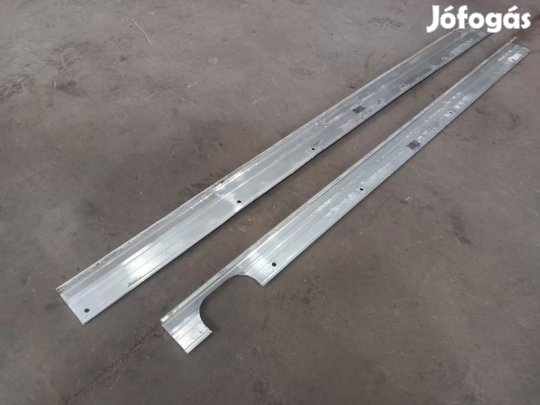 Ford Transit Tranzit 00- Tolóajtó belső fellépő üléssor élvédő 1956