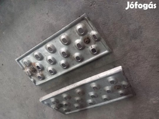 Ford Transit Tranzit MK7 06 Első lökhárítő merevítőn taposó lemez 1963