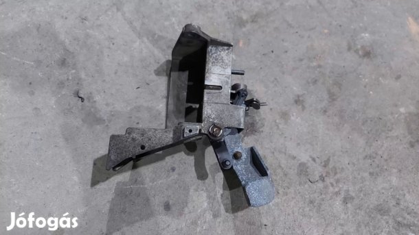 Ford Transit Tranzit MK7 06 Váltóbowden kulissza tartó konzol bak 9738