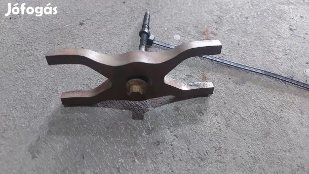 Ford Transit Tranzit MK7 06- Porlasztó lefogató lemez csavar 0267