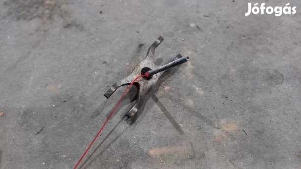 Ford Transit Tranzit MK7 06- Porlasztó lefogató lemez csavar 4604