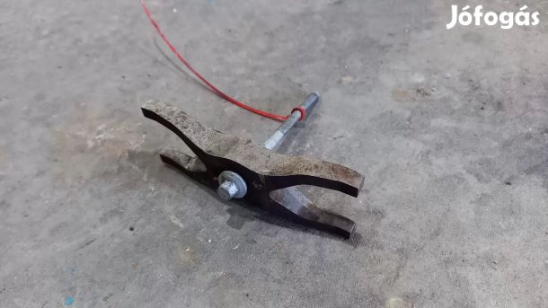 Ford Transit Tranzit MK7 06- Porlasztó lefogató lemez csavar 4883