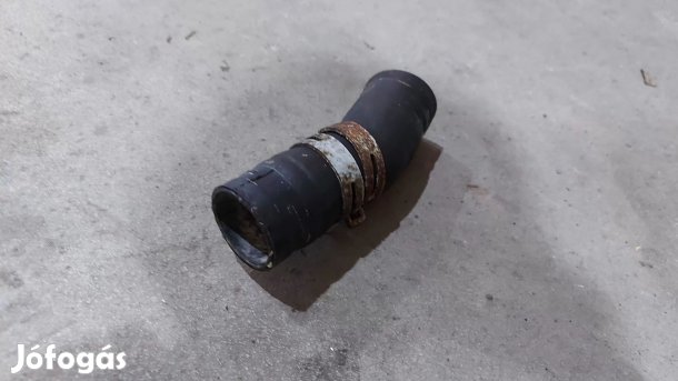 Ford Transit Tranzit MK7 06- Vezérműfedél vízcső csonk kivezetés 7135