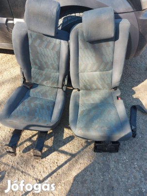 Ford connect ülés garnitúra 8 személyes+belső műanyag elemek eladóak!