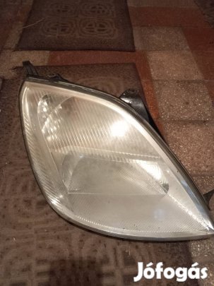 Ford fiesta első lampa