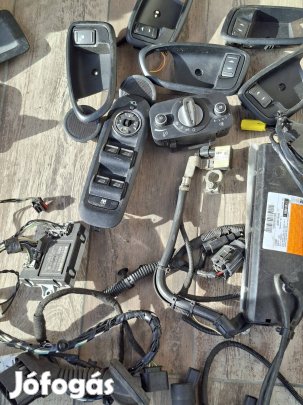 Ford galaxy  megmaradt Alkatrészek. 