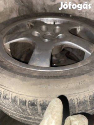 Ford gyári 14 es alufelni eladó nyári gumival