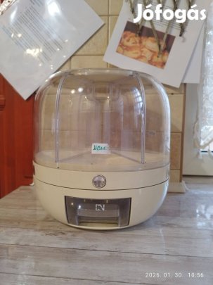 Forgatható gabonatároló doboz