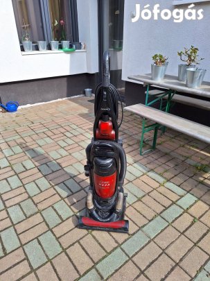 Forgókefés porszívó Hanseatic Cyclone II 1800W