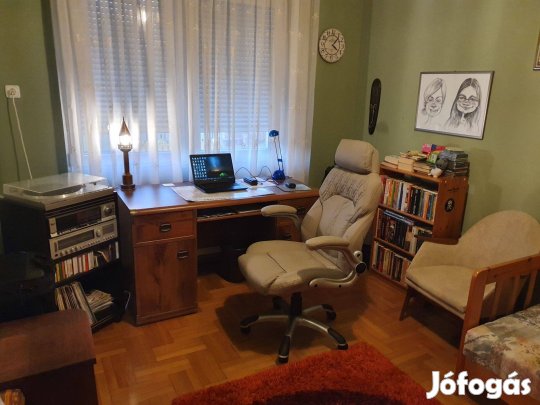 Forgószék bézs színű