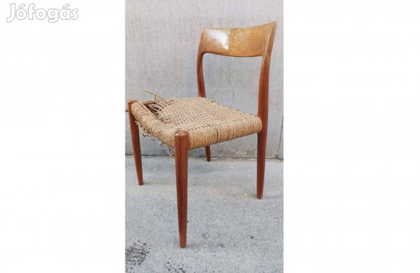 Formatervezett tömörfa szék Mid century