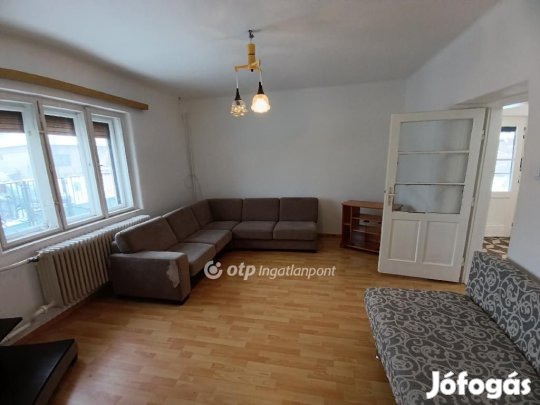 Forráskút, központi fekvésű 3 szobás családi ház eladó