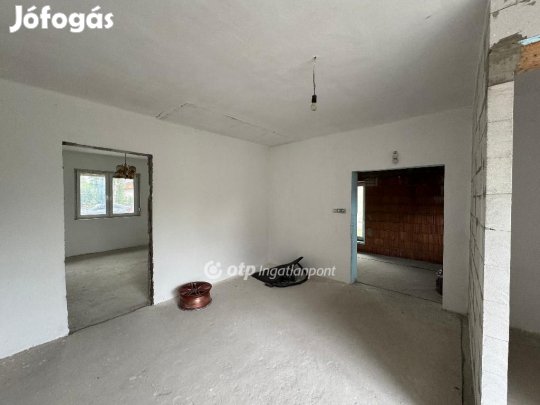 Forráskúti 108 nm-es ház eladó