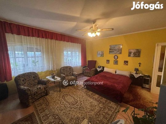 Forrói 95 nm-es ház eladó
