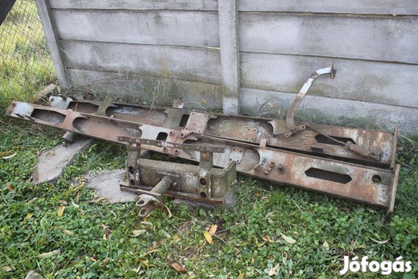 Fortschritt ZT303 traktor alváz vonó résszel