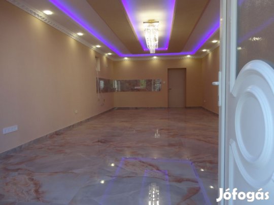 Fót, Béke . utca, 140 m2-es, családi ház, 6 szobás, felújított /