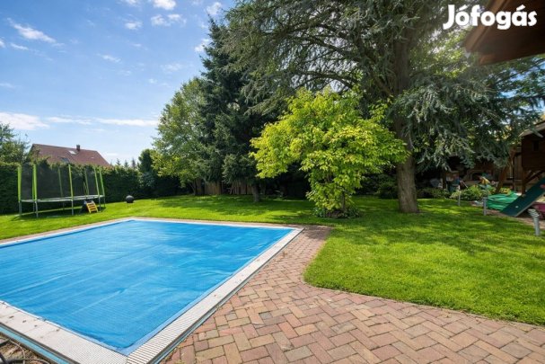 Fót, Fót-Kisalag,kétgenerációs családiház, 147 m2-es, 2 generációs,