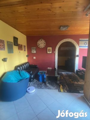 Fót, Kosztolányi Dezső utca, 232 m2-es, 2 generációs, családi ház