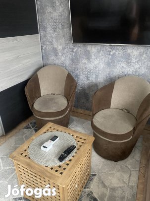 Fotel 2 db eladó barna színben.