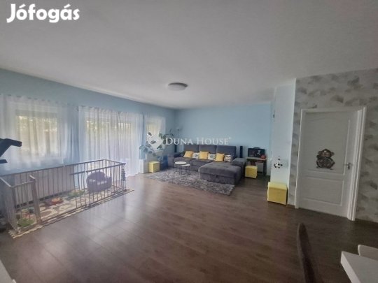 Fóti 110 nm-es ház eladó