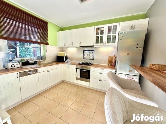 Fóti 120 nm-es lakás eladó