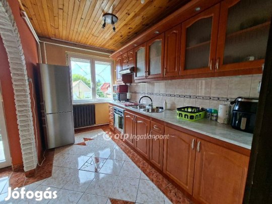 Fóti 215 nm-es ház eladó