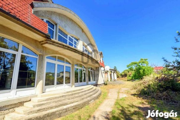 Fóti eladó tégla családi ház