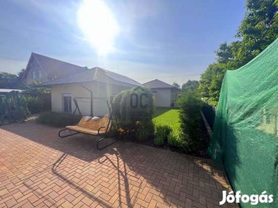 Fóti eladó tégla családi ház
